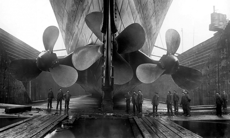 Titanic Hull to show her scale